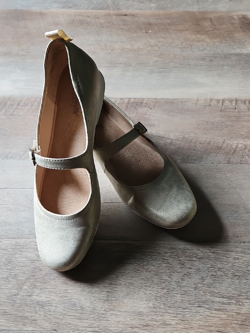 Dr. Scholl's-Timeless Mary Jane In Gold Size 8